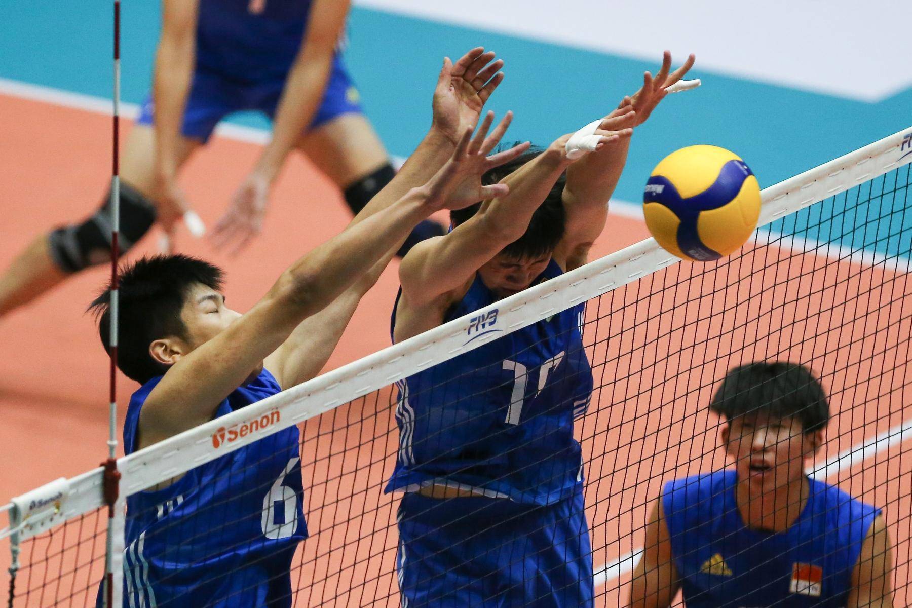 开云体育-东海雄鲨队小胜粤西山猫队，排球半决赛上演裁判判罚引热议！中场绞杀压制对手的简单介绍