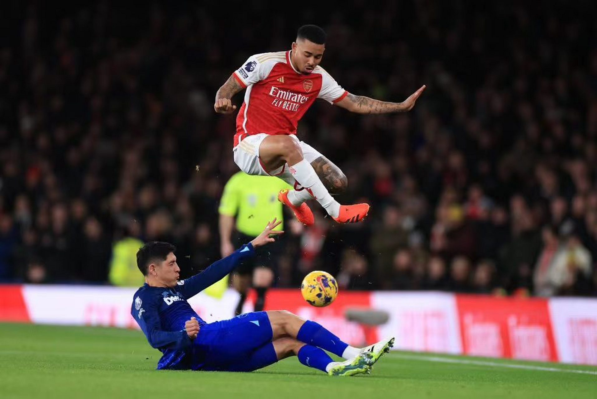 Doinb在阿森纳比赛中高光表现，出色防守引发热议！的简单介绍